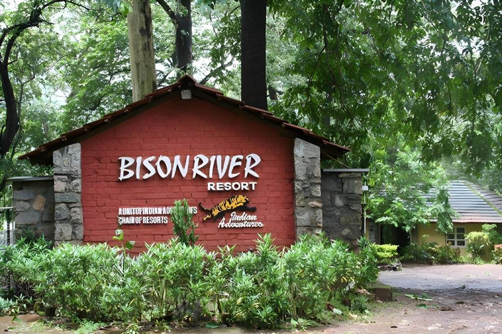 Top 5 Reasons to Choose a Riverside Cottage at Bison River Resort
